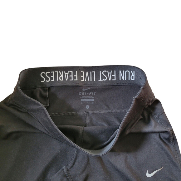 Nike Capri Yoga Pants Women’s. Size Small. Excellent Condition Pre-owned - Picture 7 of 8